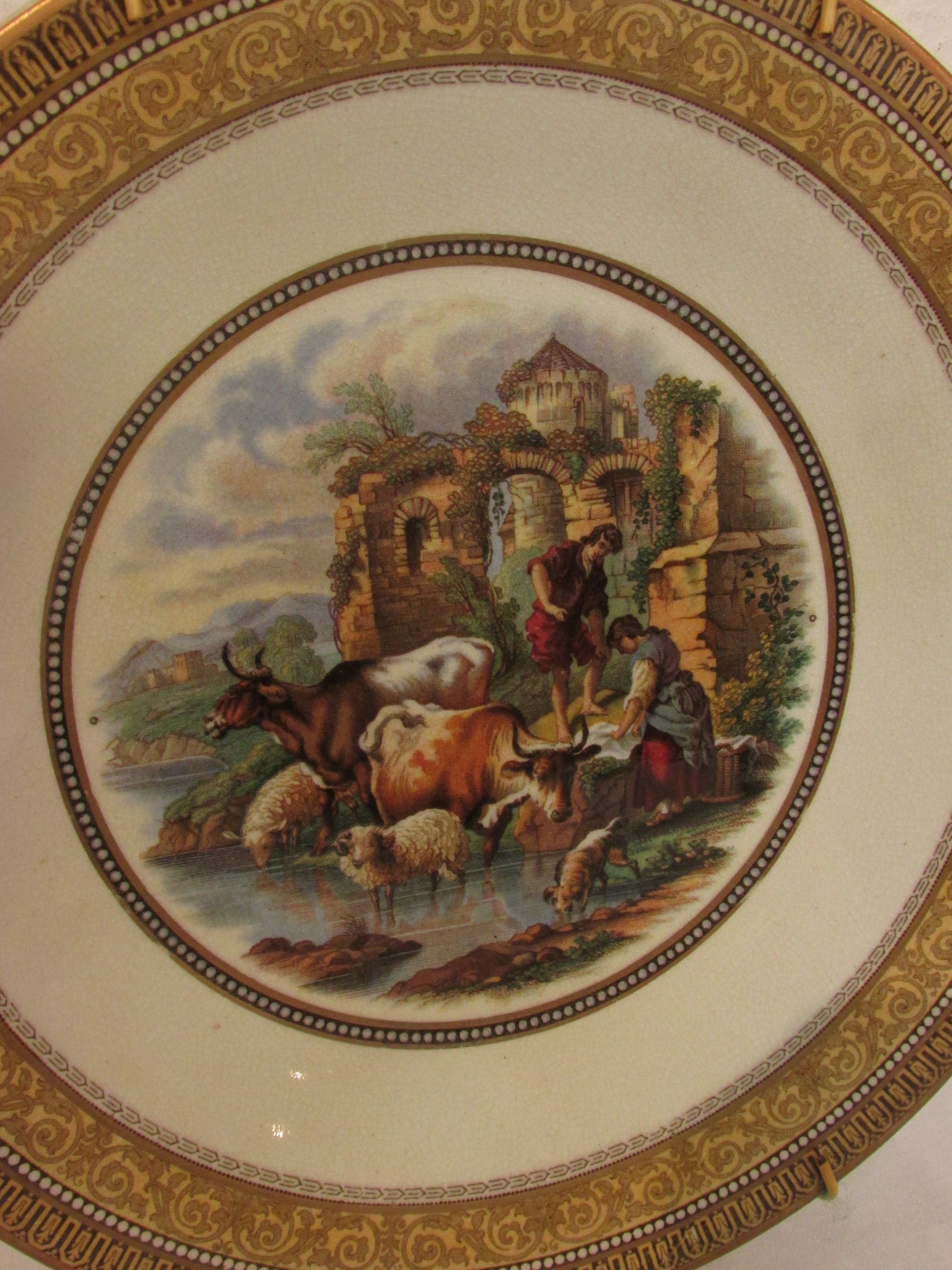 A Pratt pot lid showing Royal Palace with paddle steamer to foreground with crown to the rim set - Image 3 of 11