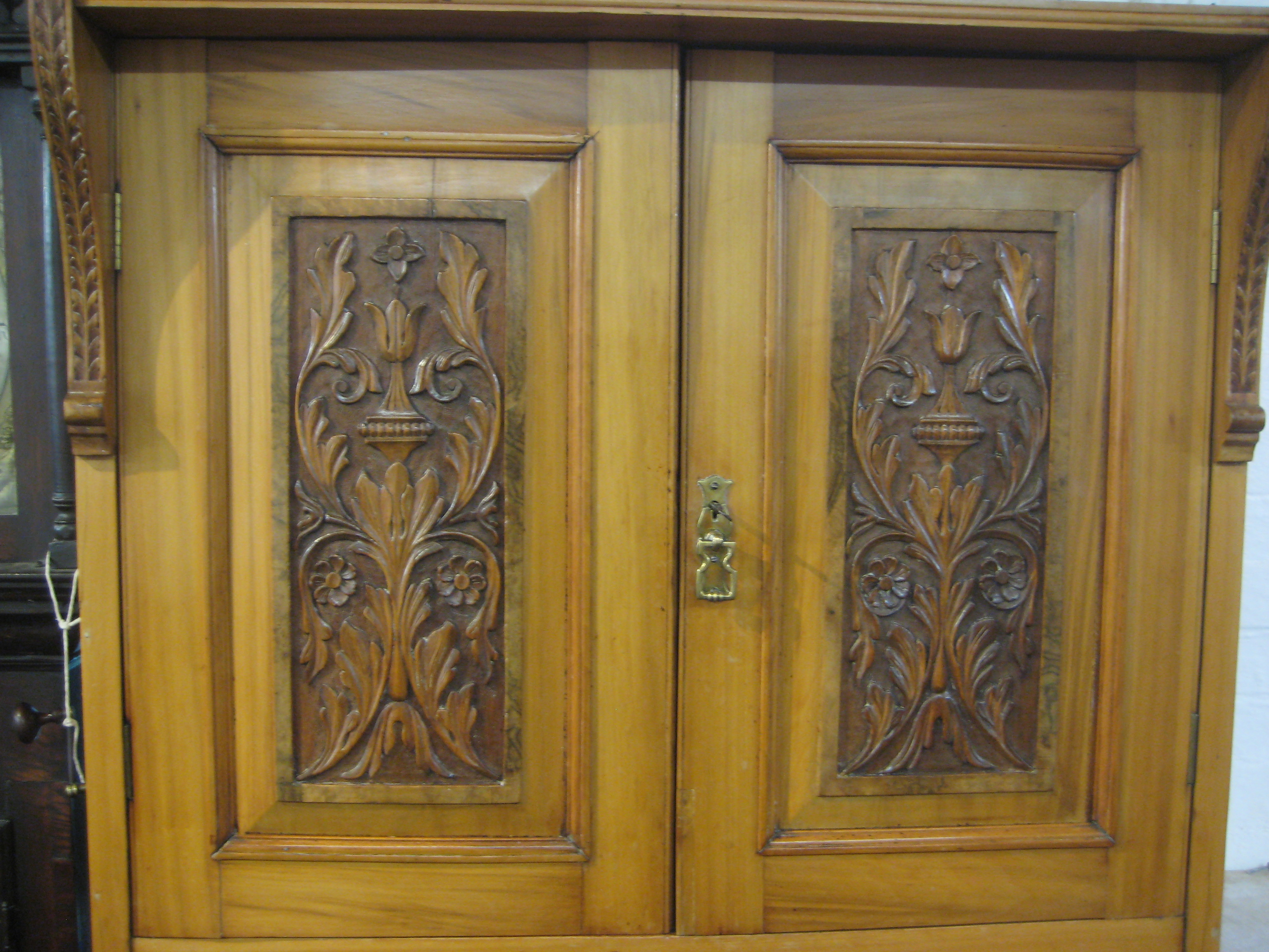 An unusual cabinet chest in satin walnut with burr walnut veneer to the drawer fronts, the top - Image 2 of 6