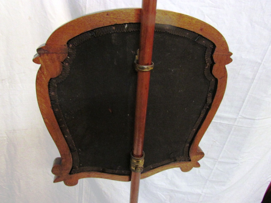 Victorian mahogany pole fire screen, the shield shaped screen (38cm x 36cm) depicting seated woman - Image 3 of 5