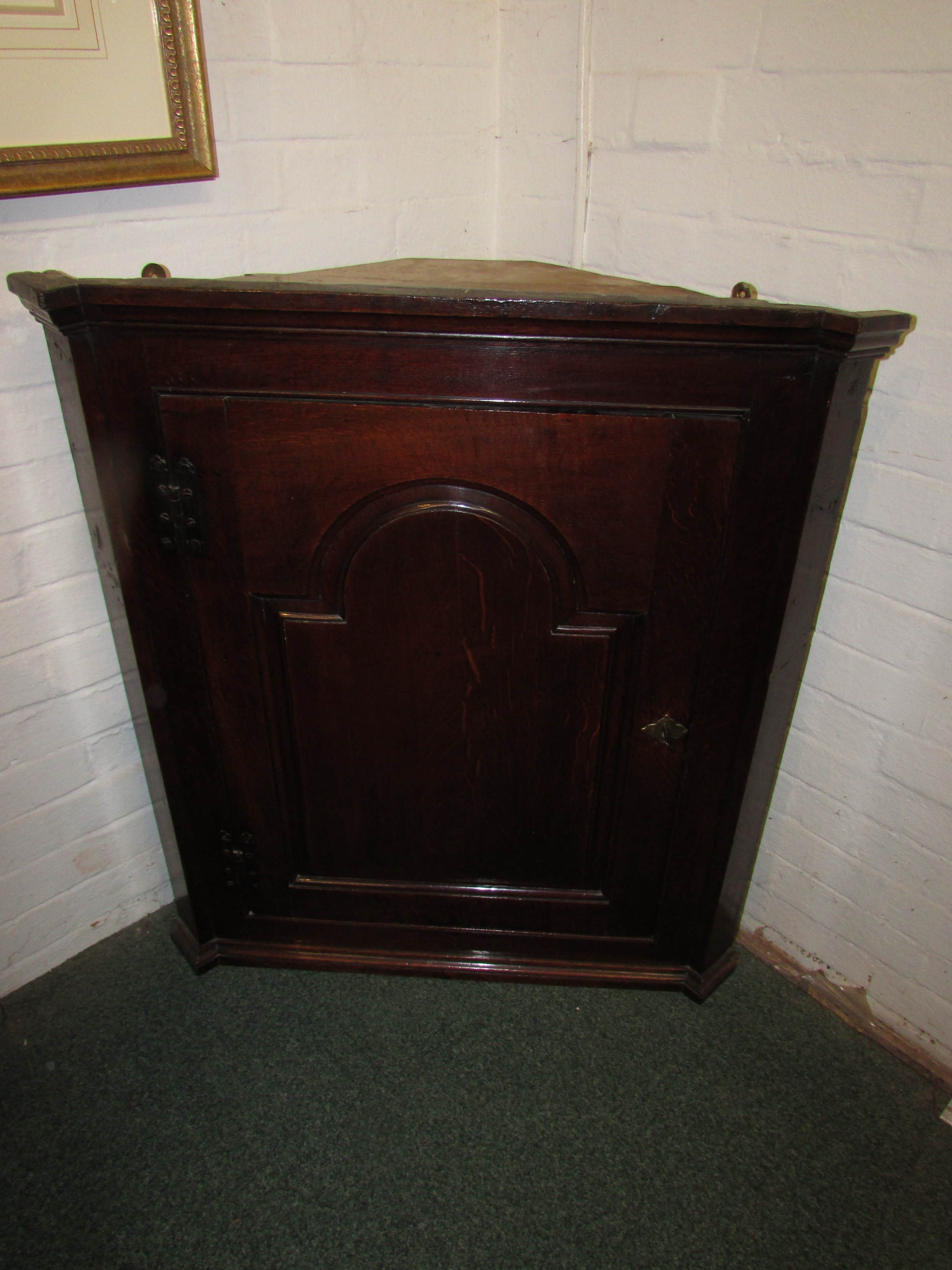 George III oak corner cabinet, the single door with arched moulding and on iron H hinges, engraved - Image 4 of 4