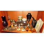 SHELF OF VINTAGE HOME WARE INCLUDING OIL LAMPS, CANDLE HOLDERS, MANTLE CLOCK, INLAID JEWELLERY