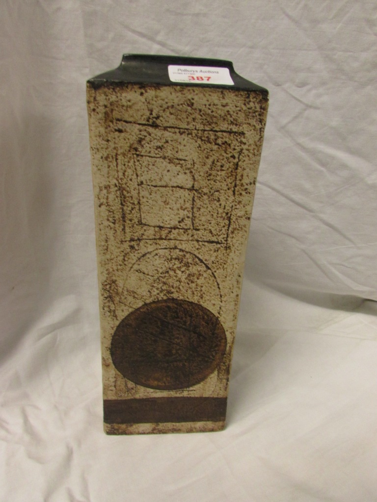 TALL TROIKA POTTERY VASE OF SQUARE SECTION, GLAZED IN BROWNS WITH DARK BROWN CIRCLES AND DARK - Image 2 of 4