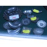 SMALL QUANTITY OF VINTAGE METAL SWEET MOULDS