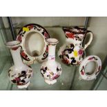 FIVE PIECES OF MASON'S 'MANDOLAY' DECORATIVE CHINA INCLUDING PHOTOGRAPH FRAMES, JUG AND VASES