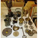 BRASS CANDLESTICKS, ELECTROPLATED TROPHY WITH ENGRAVINGS, HORSE BRASSES AND ASSORTED METALWARE