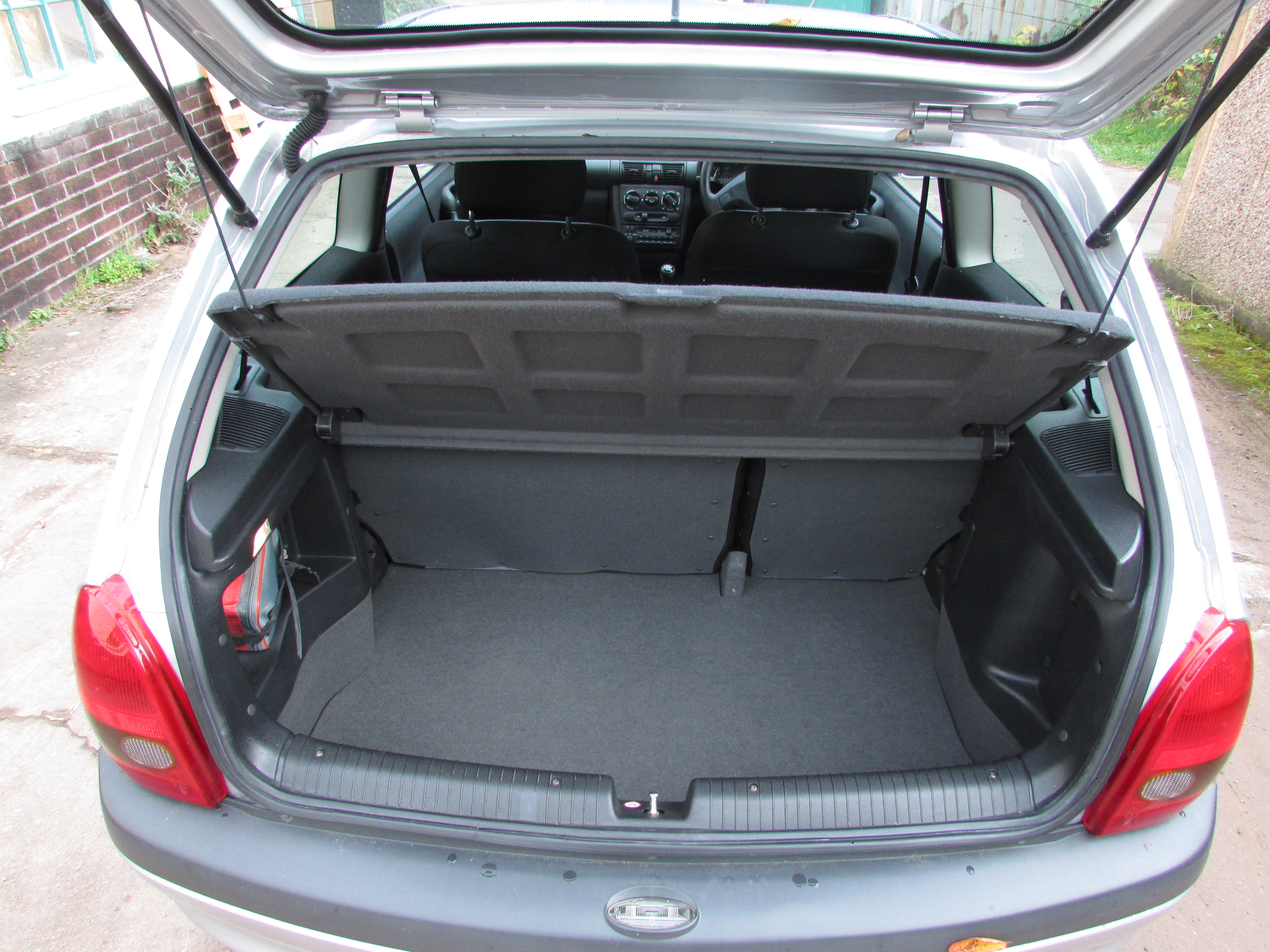 Silver Vauxhall Corsa Club 12V three door hatchback, registration number V148 FOD, date of first - Image 8 of 11