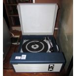 VINTAGE FIDELITY PORTABLE TURNTABLE (NEEDS PLUG)