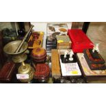 SHELF OF DECORATIVE ITEMS INCLUDING LACQUERED PLAYING CARD BOX, WOODEN INK BLOTTERS, METAL MORTAR