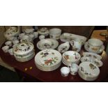 ROYAL WORCESTER EVESHAM PART DINNER AND TEA SERVICE INCLUDING FLAN DISH, LIDDED TUREENS, PLATES,