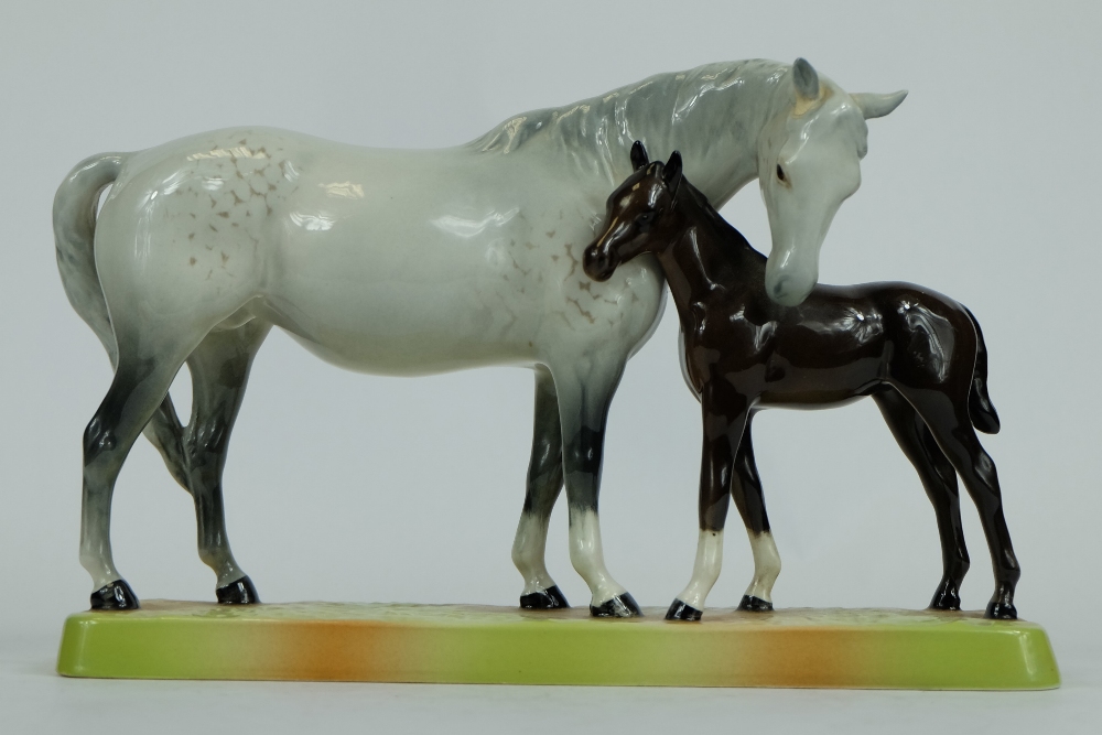 Beswick grey mare and brown foal on base 1811