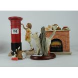 A collection of Sherratt and Simpson figures to include cat playing with shoes, cat on fireplace,