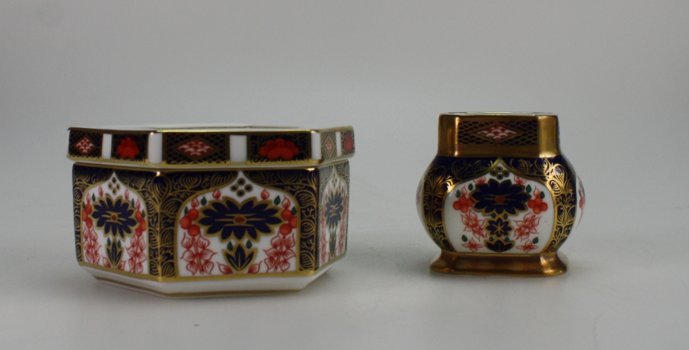 Royal Crown Derby hexagon shaped box & cover and small vase in the Old Imari design 1128 (2)