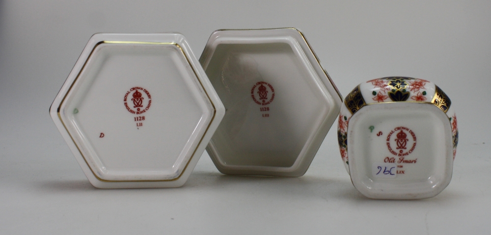 Royal Crown Derby hexagon shaped box & cover and small vase in the Old Imari design 1128 (2) - Image 2 of 2