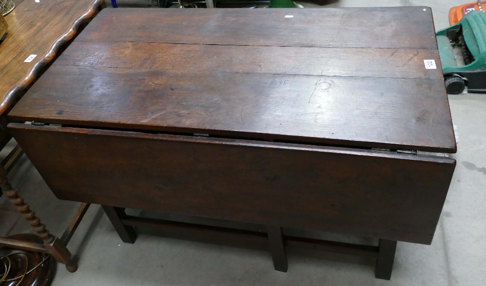 Georgian Oak Drawer leaf table (top loos