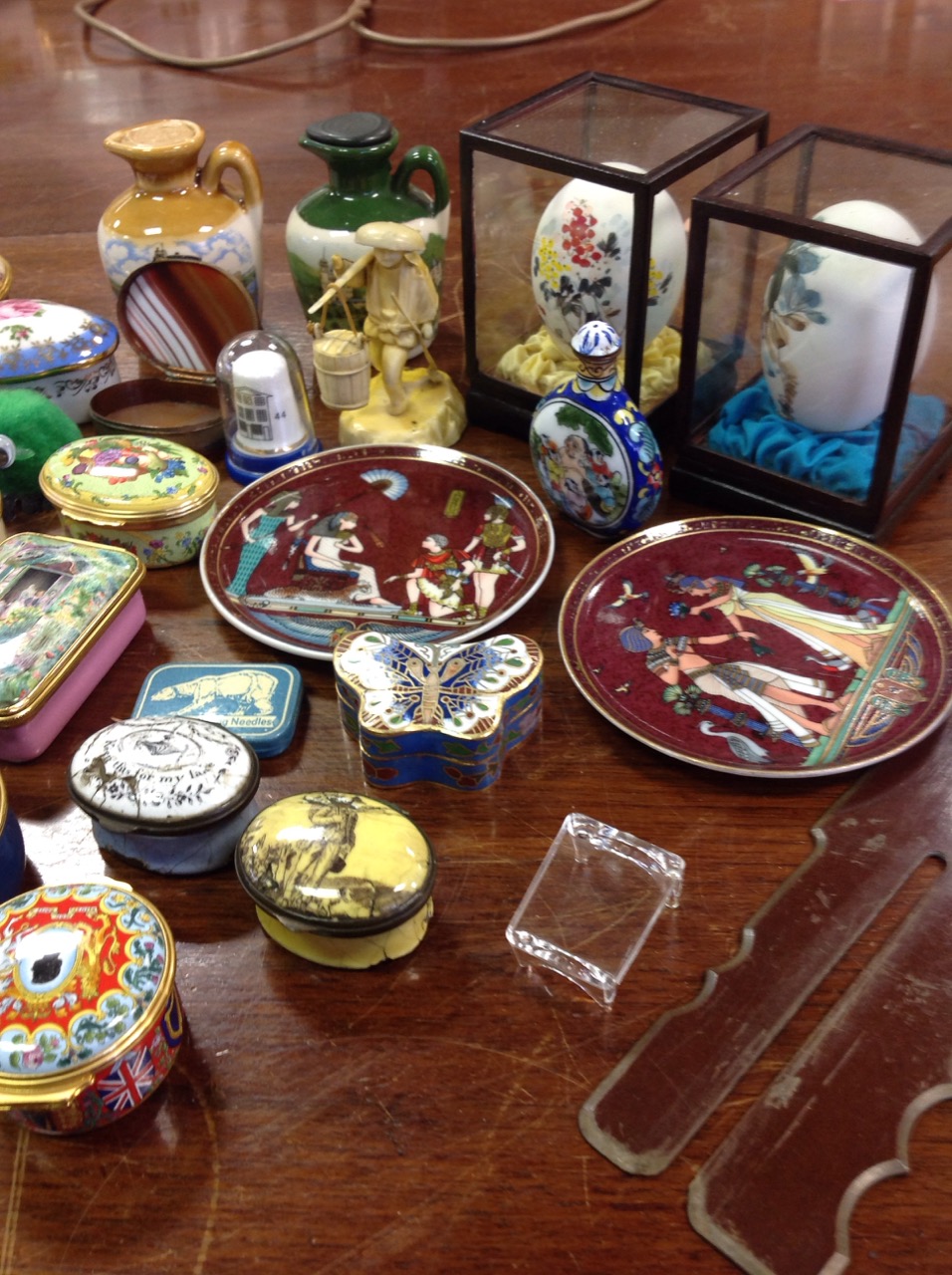 A collection of miniature boxes and ornamental items including Wedgwood, Halcyon enamels, - Image 2 of 3