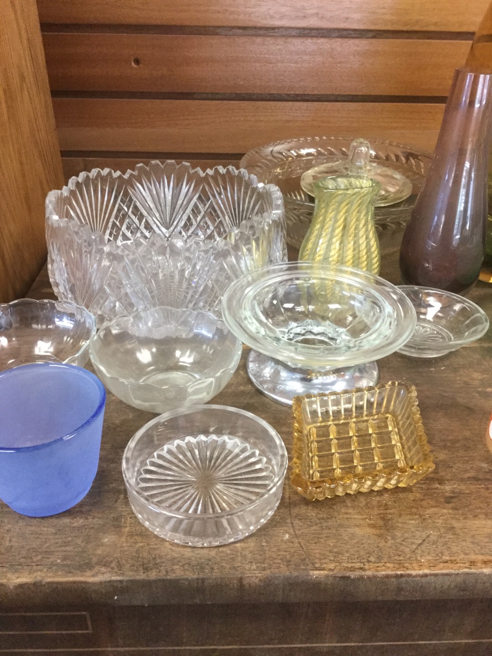 Miscellaneous glass including a signed vase engraved with a wren, bowls, vases, art glass, ashtrays, - Image 3 of 3
