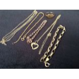 Miscellaneous gold jewellery including chains, a ring, a heart shaped pendant, etc. (A lot) (9.8g)