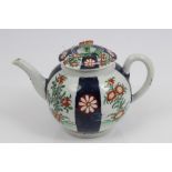 18th century Worcester Kakiemon-style teapot and cover with floral knop,