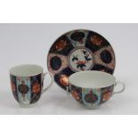 18th century Worcester Old Mosaic pattern trio with Imari palette and mon decoration - all with