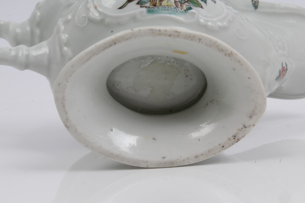 18th century Worcester porcelain pedestal sauce boat with moulded floral scrolls and cartouches and - Image 4 of 4