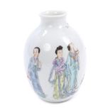 Good quality early 20th century Chinese porcelain vase of baluster form,