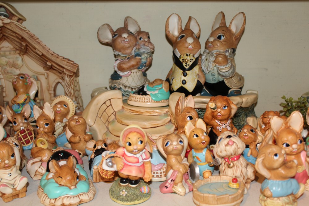 Collection of Pendelfin rabbits, plus larger items - including house ...