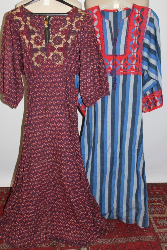 Two ladies' 1950s vintage day dresses, plus a quantity of 1970s maxi dresses and skirts, - Image 2 of 2