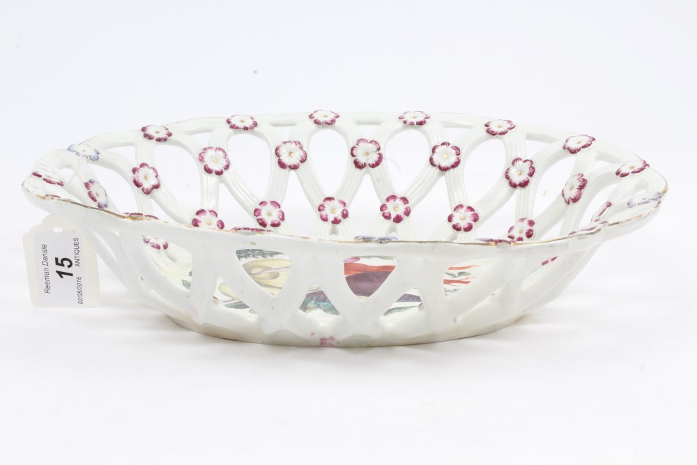 18th century Chelsea gold anchor period nut dish with reticulated moulded borders with flower-head - Image 3 of 8