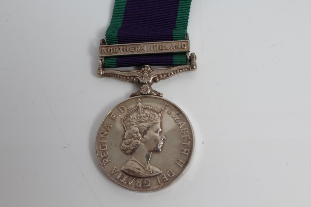 Elizabeth II General Service medal (1962 type), with Northern Ireland clasp, named to 24338200 GNR.