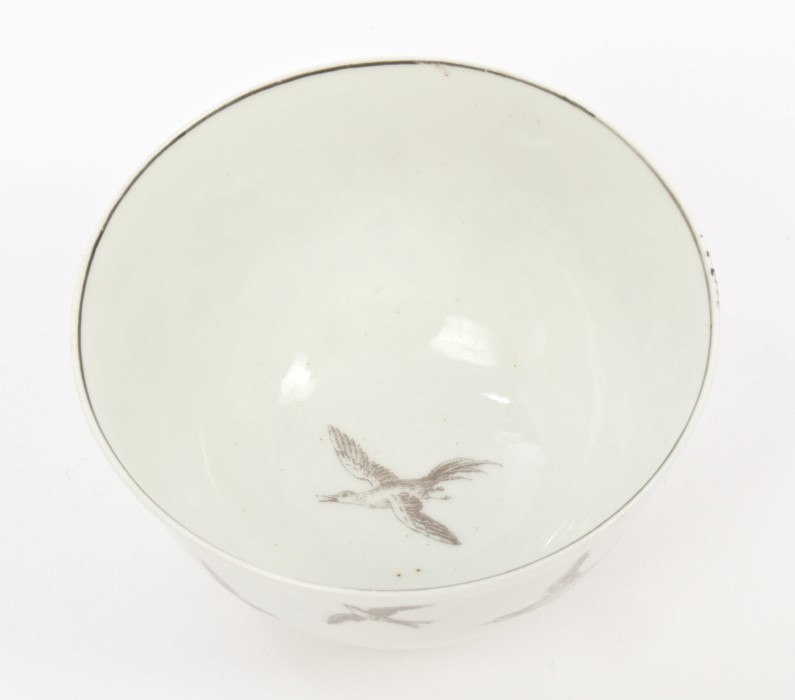 Rare Worcester Hancock tea bowl printed with birds in a nest and in flight, - Bild 2 aus 4