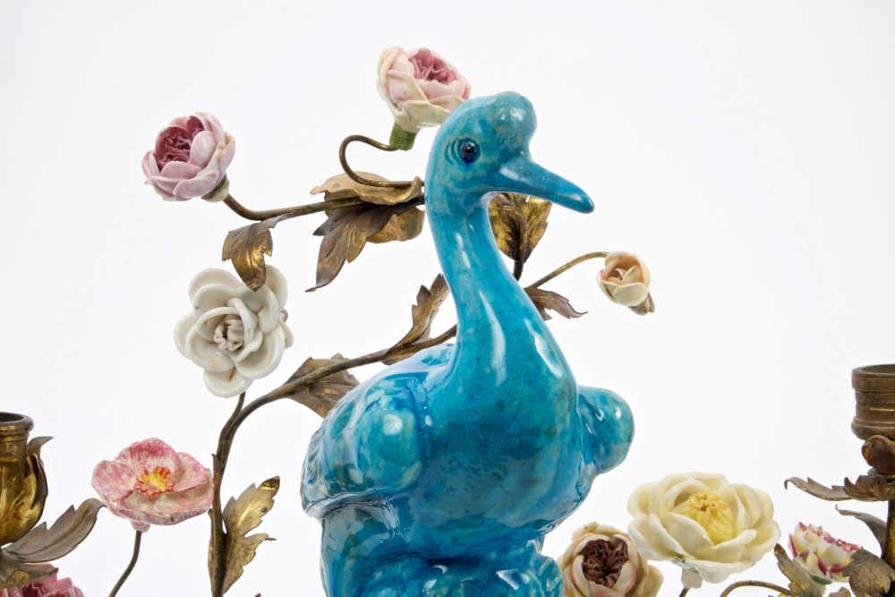 Late 19th century Louis XIV revival turquoise glazed bird with twin gilt metal candle sconces and - Bild 2 aus 2