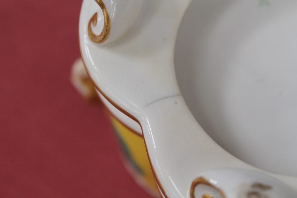 Victorian Royal Worcester yellow ground Aesthetic taste vase of Chinese tub form, - Bild 3 aus 4
