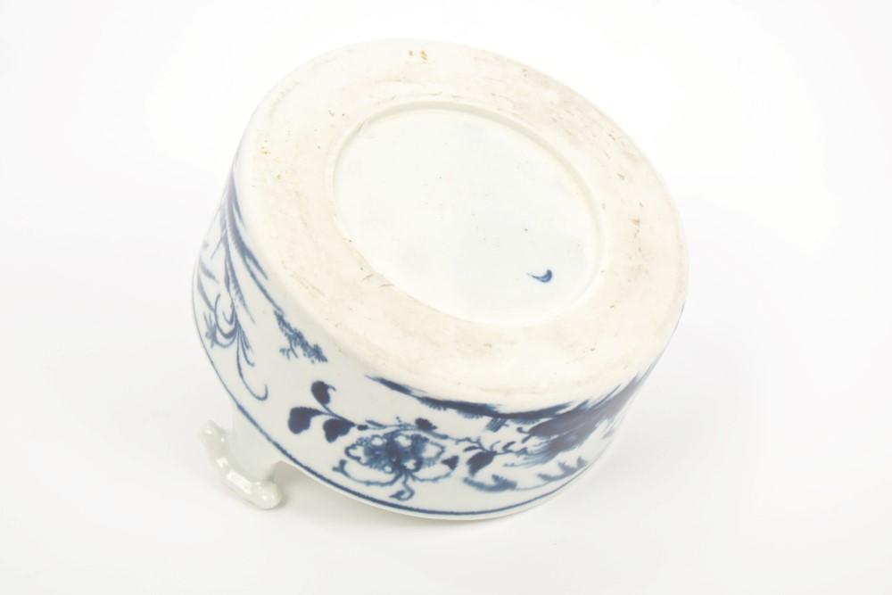 18th century Worcester blue and white candle fence pattern butter tub, circa 1765, - Bild 2 aus 2