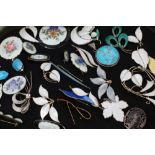 Collection of vintage Norwegian / Danish enamelled silver brooches by David Andersen,