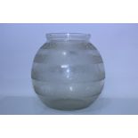 Daum Nancy glass globe-shape vase, marked - Daun Nancy France,