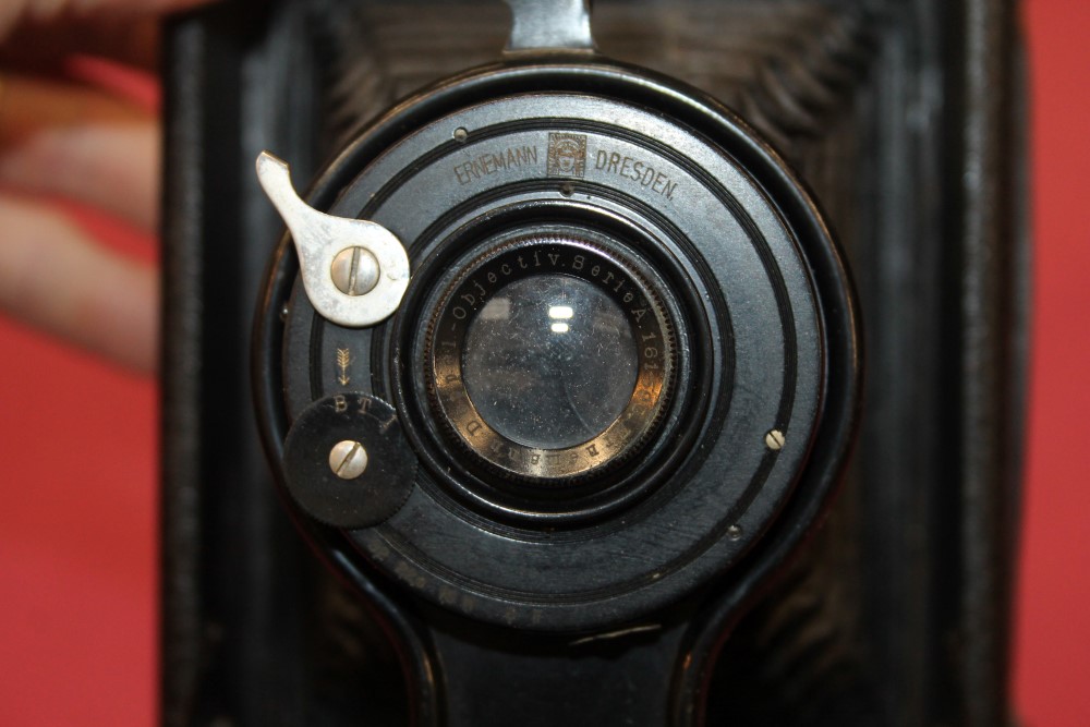 Quantity of cameras - comprising 35mm SLRs by Minolta, Praktica and Petri, - Image 5 of 8