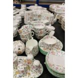 Minton Haddon Hall tea and dinner service (44 pieces) CONDITION REPORT Green borders