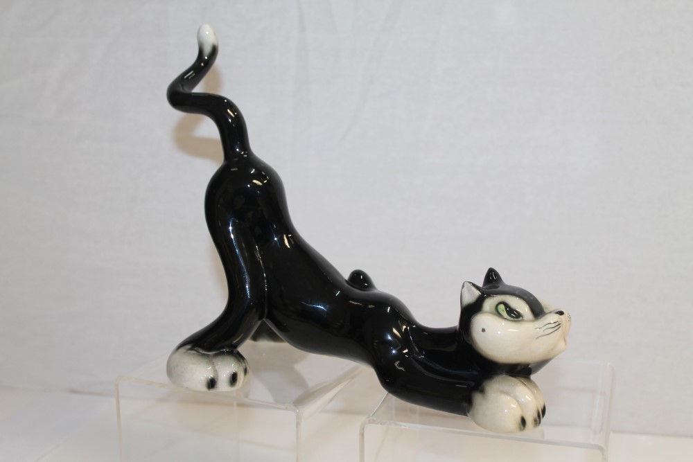 Large Walt Disney black ceramic cat by Zaccagnini circa 1950,