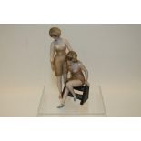 Good quality German bathing beauty figure group CONDITION REPORT The figures are