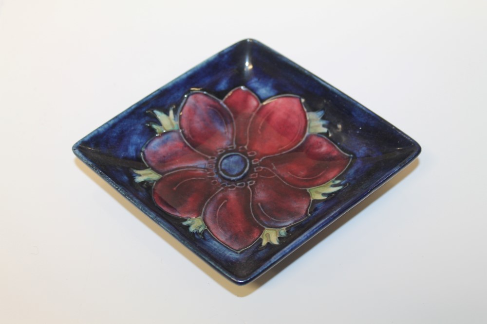 Moorcroft pottery Anemone pattern pin dish, impressed marks to base, 14.