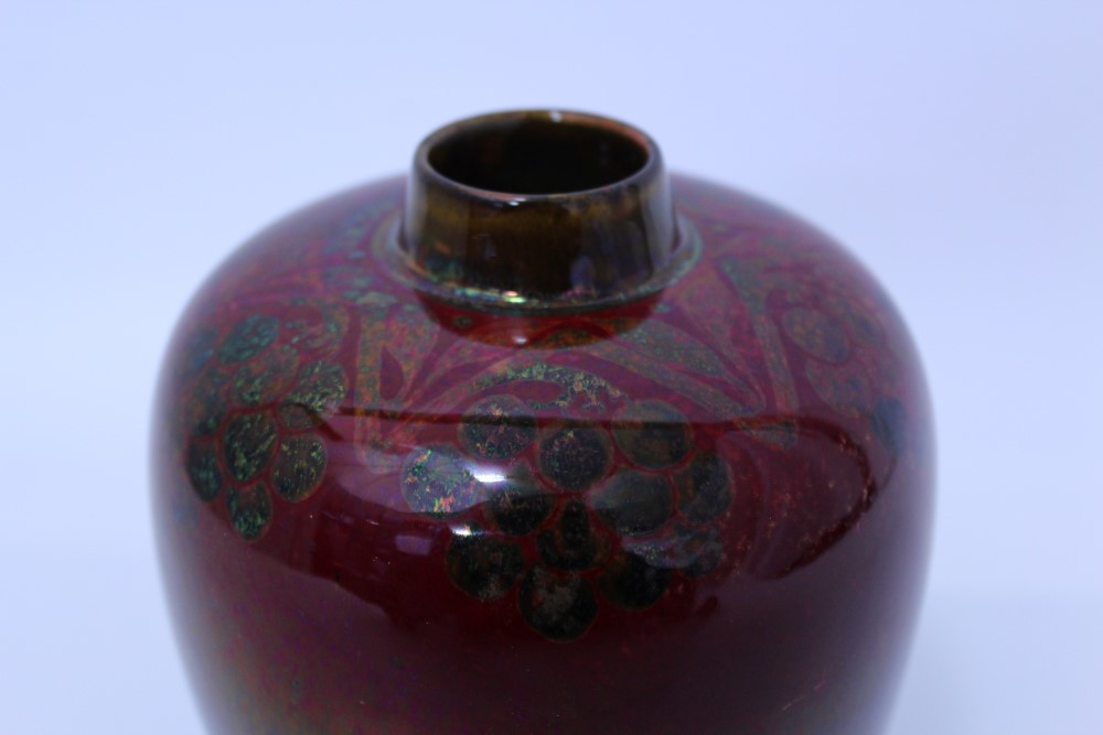 Pilkington Royal Lancastrian flambé vase with berry decoration, signed by Gladys Rogers, 15. - Bild 2 aus 3