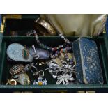 A BOX OF LOOSE JEWELLERY