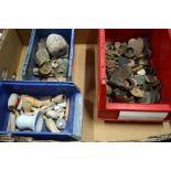 METAL DETECTOR FINDS, to include lead weights, pennies, tea strainer, spoon, clay pipes etc