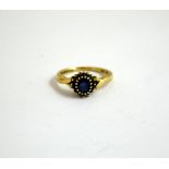 A 9CT SAPPHIRE DRESS RING, size P