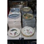 VARIOUS BOXED AND LOOSE CABINET PLATES, to include four Meissen ribbon plates, nine boxed