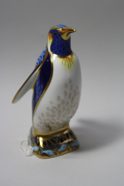 A BOXED ROYAL CROWN DERBY PAPERWEIGHT, 'Emperor Penguin'