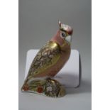 A BOXED LIMITED EDITION ROYAL CROWN DERBY PAPERWEIGHT, 'Cockatoo' No.1901/2500 (certificate)