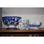 A LARGE ROYAL DOULTON 'BRIAR ROSE' FOOTED BOWL, diameter approximately 35.5cm, a 'Willow' pattern