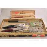 A TRAY OF PARKER FOUNTAIN PENS AND COINAGE, pens include a boxed rolled gold Parker 61, two Parker