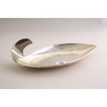 A SILVER STYLISED LEAF DISH, impressed Mexico Sterling 925, approximately 8.5ozt, 28.5cm x 14cm